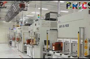 Umělá inteligence zvyšuje produktivitu mlékárenského průmyslu V této továrně na okraji Šanghaje, automatické stroje vyrábějí a balí mléčné výrobky...