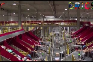 Zahraniční prodejci prodávají výrobky z Hedvábné stezky prostřednictvím Šanghajského zařízení pro živé vysílání Čína v posledních letech zvýšila úsilí o podporu elektronického obchodu na Hedvábné stezce...